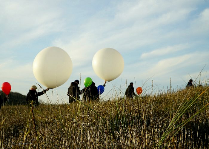 Ballonverstrooiing vanuit het Westduin te Scheveningen