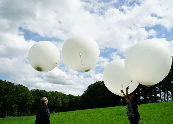 heliumballon asverstrooiing van vader en moeder te Rhenen